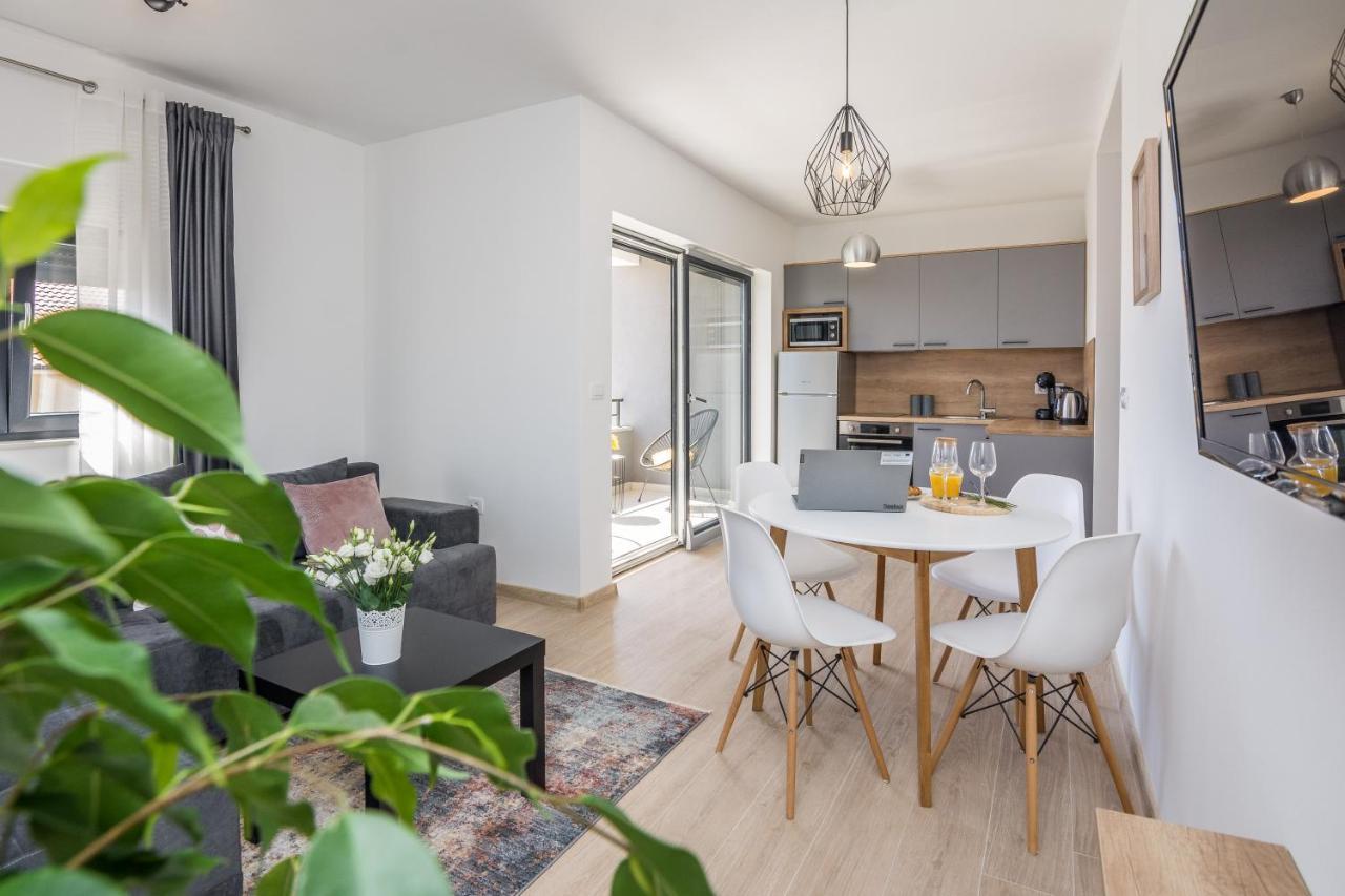 Apartments Maella Zadar Ngoại thất bức ảnh