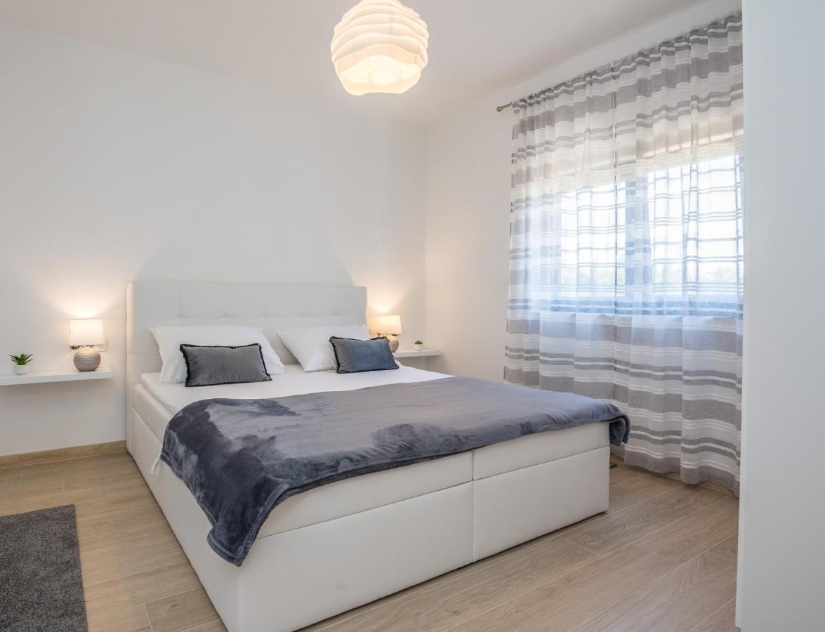 Apartments Maella Zadar Ngoại thất bức ảnh